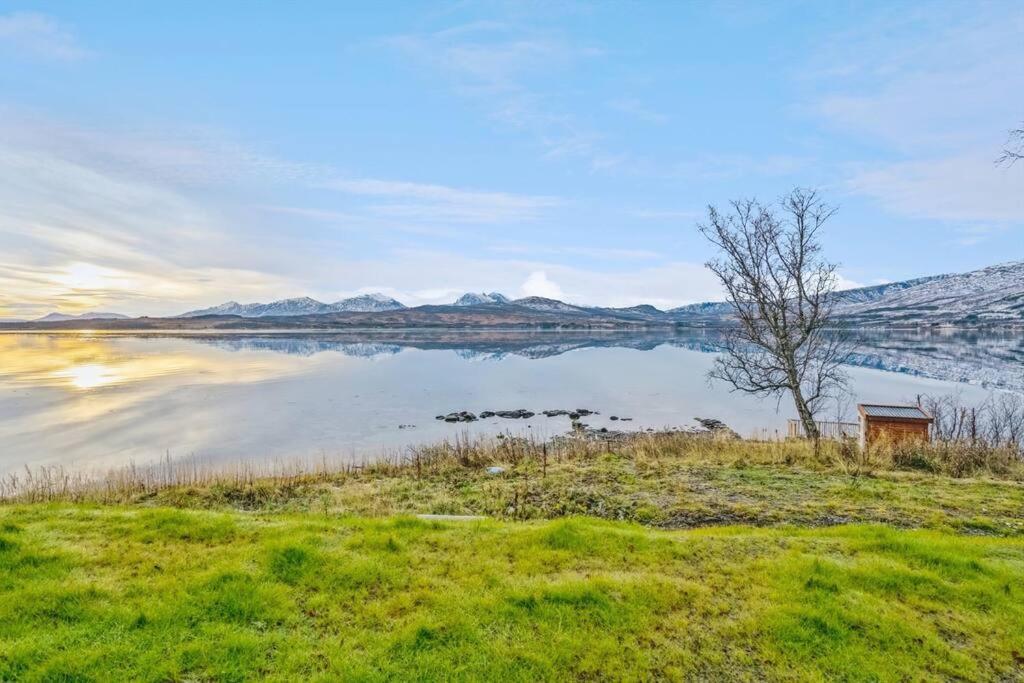 Hus Med Egen Strandlinje Tromsø Kültér fotó