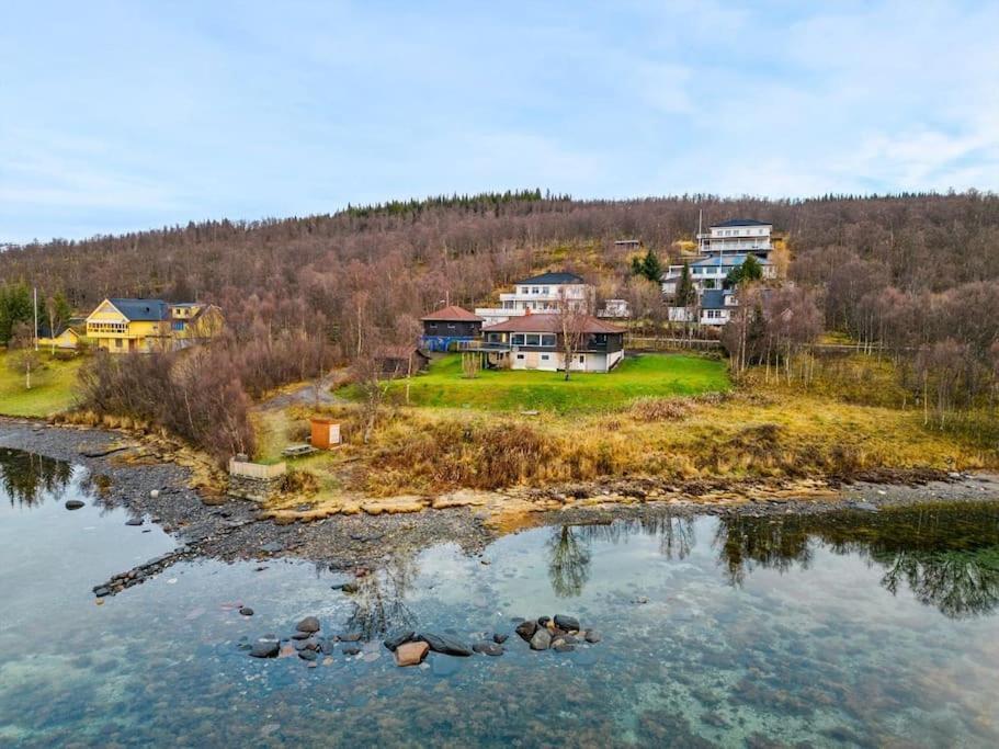 Hus Med Egen Strandlinje Tromsø Kültér fotó
